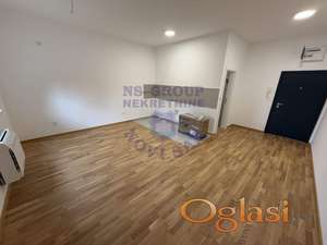 Izdvajamo iz ponude, na ulazu u Veternik!!!