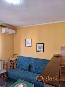 potpuno opremljena garsonjera , nije agencija