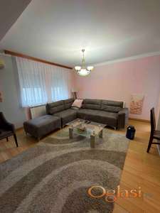 TROIPOSOBAN DUPLEX U DANILA KIŠA, ODMAH USELJIV