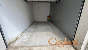 Izdajema garazu 15m2, Petrovaradin