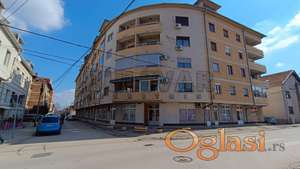 Izdaje se poslovni prostor u centru Leskovca, 200m2