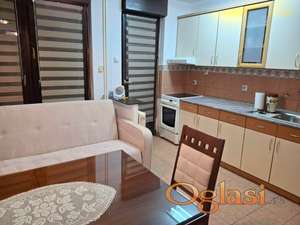 Izdaje se dvosoban stan – Novo naselje