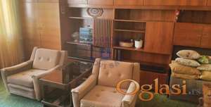 Izdaje se veoma prostran komforan i svetao stan na Bulevaru Oslobođenja.