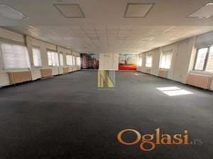 Poslovni prostor na 3 etaže, Centar