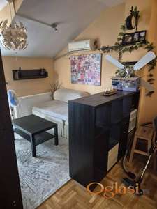 NAMEŠTEN JEDNOIPOSOBAN STAN U TOLSTOJEVOJ ULICI 360 EVRA