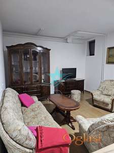 Izdavanje stana za 5 radnika u Surčinu ID#1208