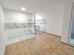 Nova, neuseljavana garsonjera sa terasom smeštena u izuzetnom kompleksu