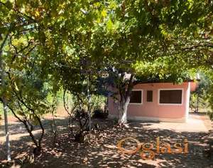 Kuca na odlicnom placu u Cortanovcima