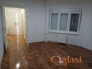 Dvosoban renoviran prazan stan-Kej 490e
