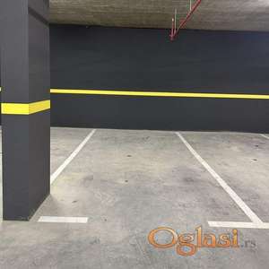 Garažno mesto u blizini Socijalnog, Bulevara, centra grada