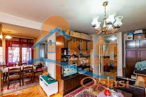 Stan u blizini Pravnog fakulteta, 2.5, 77 m2