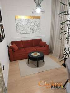  LUKSUZAN DVOSOBAN STAN U UŽEM CENTRU NOVOG SADA