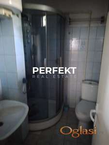 Banatsko Novo Selo, spratna 200m2 na 5,65 ari