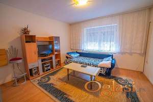 292m2 u samom centru Sremske Kamenice