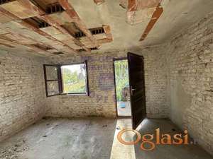 Nedovršena vikendica na Banstolu!