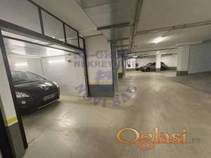 Odlična garaža u suterenu na potezu Socijalnog