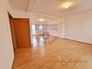 Odličan petosoban stan na Novom Naselju 123m2