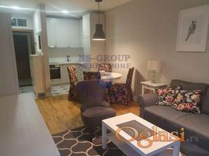 Izdaje se lep jednoiposoban stan na Socijalnom