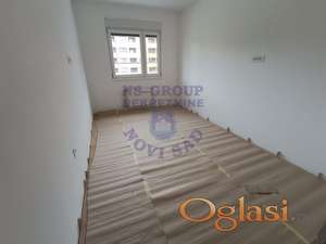 Trosoban stan na TOP lokaciji, useljiv do Nove godine.