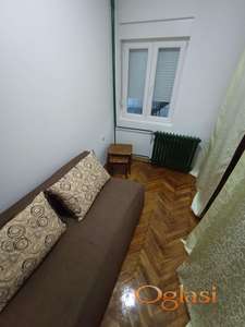 Odmah useljiv stan u centru