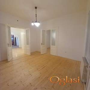 CENTAR - PEŠAČKA ZONA - KUĆA ZA POSLOVNI PROSTOR - USELJIVO ODMAH!!!