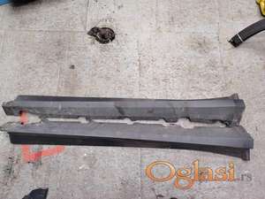 Fiat 500x pragovi plasticni Originalni delovi  Moguca ugradnja delova  Alfa Romeo 147-156-166-159-GT-MiTo-Giulietta Fiat bravo 2 - croma -grande punto -multipla 2 -punto 3 -stilo-idea Freemont Panda 3 500L 500 500x Lancia ypsilon-delta-musa-lybra Volkswagen Golf 6  Audi a3 2012-2020 Volkswagen Passat B7  Ukoliko zelite da porucite Posaljite poruku preko sms poruke ili pozovite na telefon 0616115961