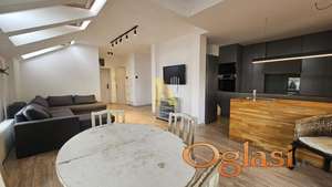 Stan u strogom Centru Novog Sada – 83 m² + 12 m², terasa, tavan, podrumi parking