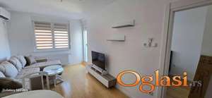 NAŠA PREPORUKA,ODLIČAN STAN,PARKING