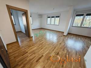 Petrovaradin. Nov trosoban stan 70m2 sa parkingom. 