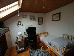 Komforan četvorosoban stan, dvostrano orijentisan !