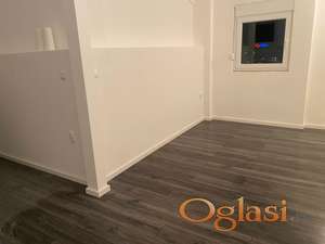 Na prodaju kompletno renovirana garsonjera – Liman 2