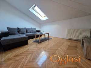 Jednoiposoban stan na Bulevaru.