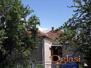 Kuća  u   Pirotu, ukupno  200 m2, plac  8,5  ari,