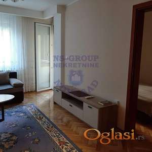 Izdaje se lep, kompletno namešten stan na Podbari, površine 44m².