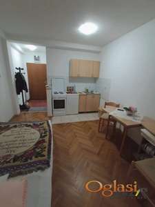 NAMEŠTENA PET FRIENDLY GARSONJERA - SOCIJALNO