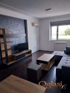  ODLIČAN DVOSOBAN PET FRIENDLY STAN U ŠAFARIKOVOJ ULICI