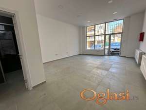 Ulični lokal bez ulaganja na granici sa Podbarom!