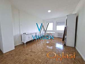 Novi Sad, Sajam - Renoviran trosoban stan ID#1001065