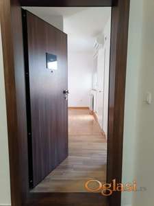 Stan za poslovni prostor , izdavan advokatima . Sremska 5