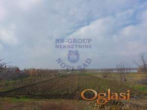 Odličan plac u Čurugu