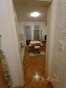 DOBRA GARSONJERA NA SAJMU