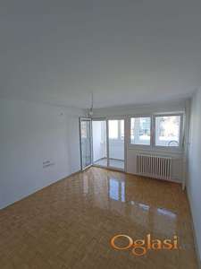 NOVI SAD - ŽELEZNIČKA STANICA - 63.00 m2