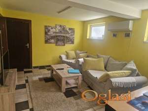 Troiposoban stan u prizemlju