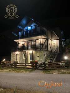 Na prodaju vikend kuća na Kopaoniku – Tri odvojena apartmana, odlična lokacija, idealno za odmor i izdavanje