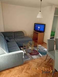  NAMEŠTEN JEDNOIPOSOBAN STAN NA BULEVARU, BLIZU FUTOŠKE PIJACE
