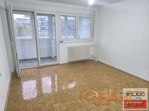 BULEVAR, 63m2, Dvosoban može Dvoiposoban, Renoviran