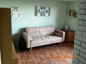 Odlična vikendica u Vrdniku od 54 m2, u stvarnosti ima 75 m2 na dva nivoa.