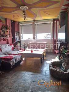 Dvosoban stan 63m2 na Bulevaru. Odlična lokacija.