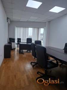 NAMESTENA KANCELARIJA U CENTRU