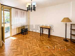 Izdaje se dvosoban polunamešten stan na početku Bulevara Nemanjića, 51m2